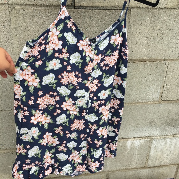 Flowery romper - Picture 3 of 3